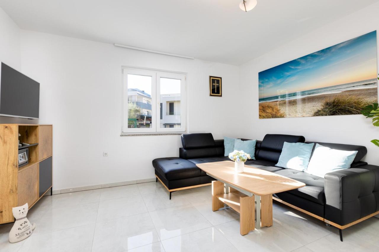 Apartment Kamila คิร์ก ภายนอก รูปภาพ